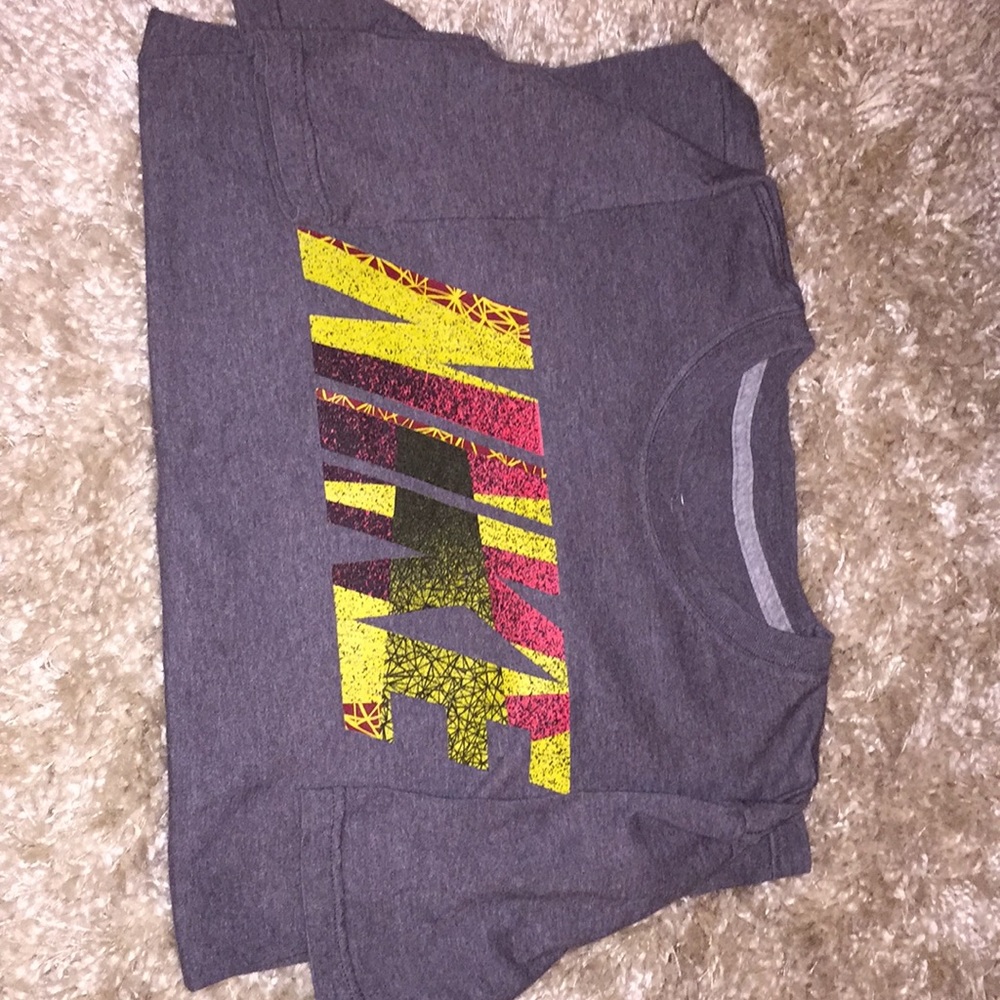 NIKE T-SHIRT